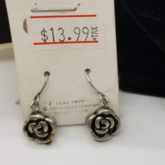 Rose Necklace and Earring Set - Picture 3 of 7